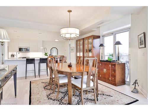 801-1477 Lakeshore Road, Burlington, ON - Indoor Photo Showing Dining Room