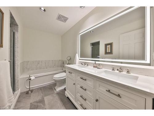 801-1477 Lakeshore Road, Burlington, ON - Indoor Photo Showing Bathroom