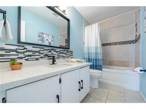 128 Fanshawe Drive, Brampton, ON - Indoor Photo Showing Bathroom