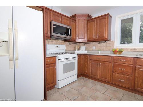 60 Third Street, Welland, ON - Indoor Photo Showing Kitchen