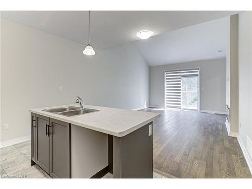 40-4311 Mann Street, Niagara Falls, ON - Indoor Photo Showing Kitchen With Double Sink