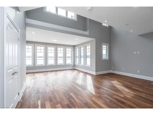 8 Navigator Road, Penetanguishene, ON - Indoor Photo Showing Other Room