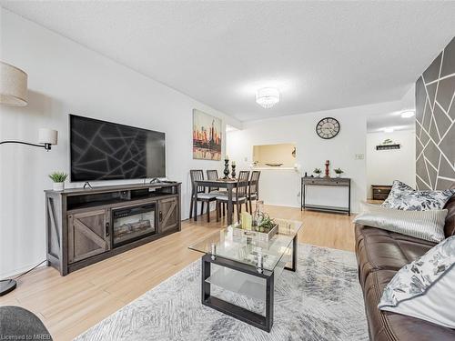 U #907-5785 Yonge Street, Toronto, ON - Indoor Photo Showing Living Room