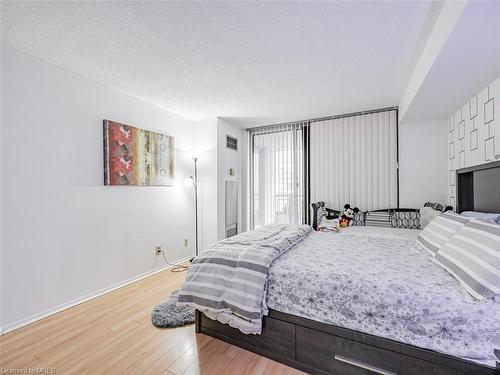 U #907-5785 Yonge Street, Toronto, ON - Indoor Photo Showing Bedroom