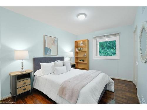 1446 Durham Street, Oakville, ON - Indoor Photo Showing Bedroom