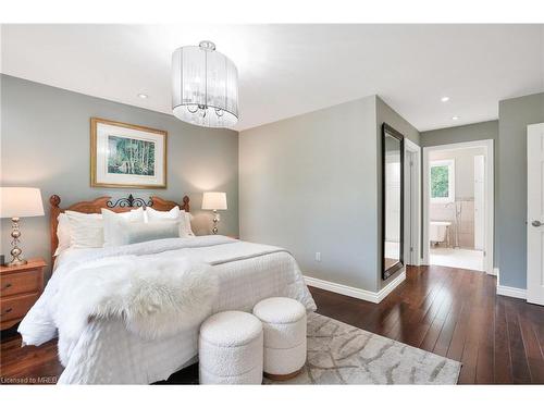 1446 Durham Street, Oakville, ON - Indoor Photo Showing Bedroom