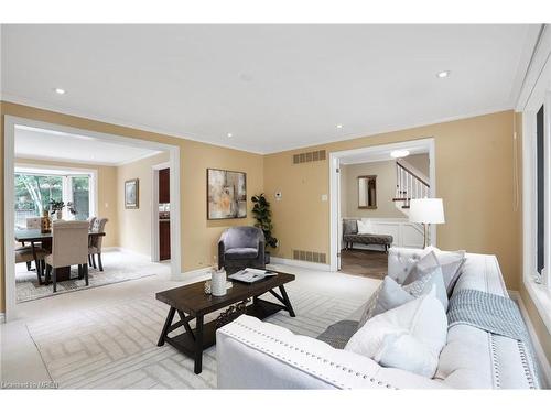 1446 Durham Street, Oakville, ON - Indoor Photo Showing Living Room