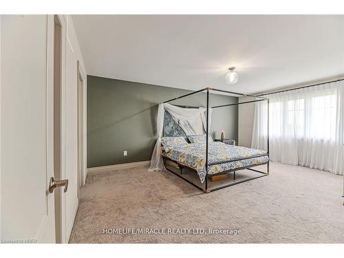 24 Toffee Trail, Hamilton, ON - Indoor Photo Showing Bedroom