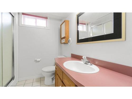 2 Anderson Street, St. Catharines, ON - Indoor Photo Showing Bathroom