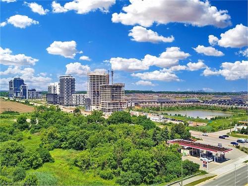 1015-2489 Taunton Road, Oakville, ON - Outdoor With View