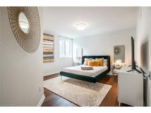 6345 Mcniven Court, Burlington, ON - Indoor Photo Showing Bedroom