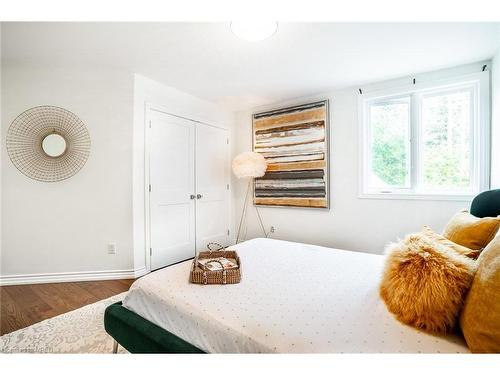 6345 Mcniven Court, Burlington, ON - Indoor Photo Showing Bedroom