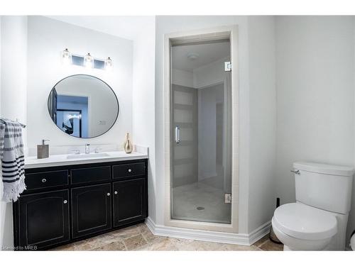 6345 Mcniven Court, Burlington, ON - Indoor Photo Showing Bathroom