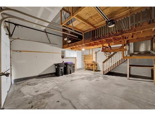 88 41St Street S, Wasaga Beach, ON - Indoor Photo Showing Garage