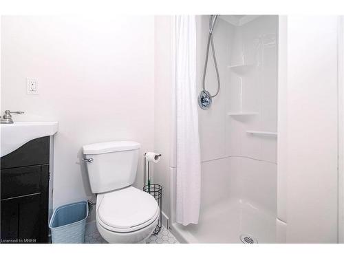 13-302 Vine Street, St. Catharines, ON - Indoor Photo Showing Bathroom