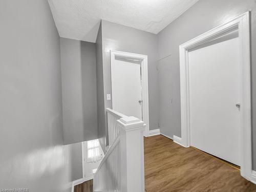 1083 Cannon Street E, Hamilton, ON - Indoor Photo Showing Other Room