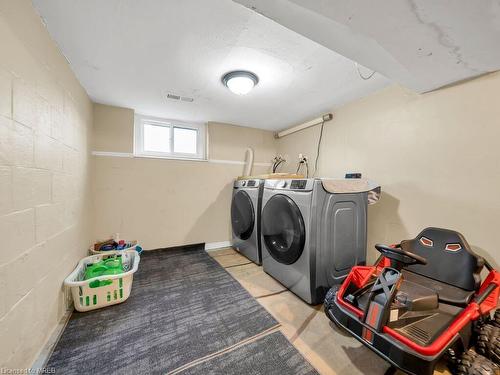 1083 Cannon Street E, Hamilton, ON - Indoor Photo Showing Laundry Room