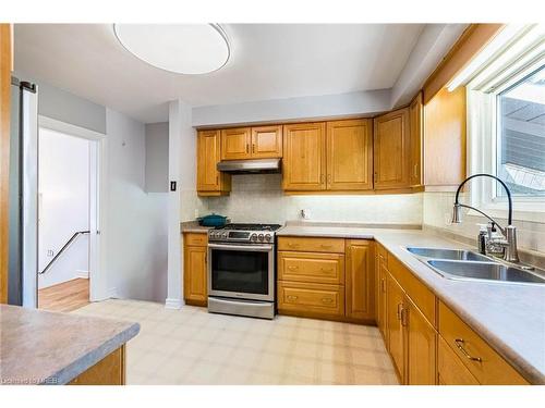 3 Colonial Court, St. Catharines, ON - Indoor Photo Showing Kitchen With Double Sink