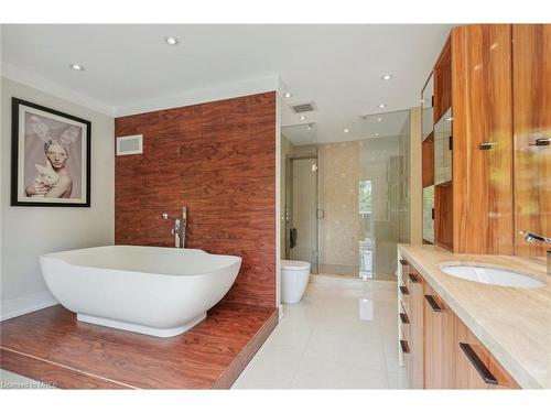 25 Janus Court, Toronto, ON - Indoor Photo Showing Bathroom