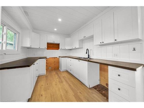 372 South Coast Drive, Nanticoke, ON - Indoor Photo Showing Kitchen With Double Sink