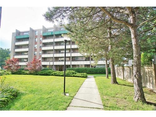 602-3625 Lake Shore Road W, Etobicoke, ON - Outdoor