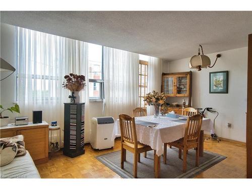 602-3625 Lake Shore Road W, Etobicoke, ON - Indoor Photo Showing Dining Room