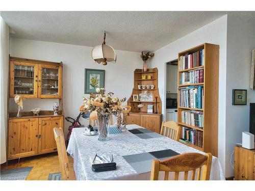 602-3625 Lake Shore Road W, Etobicoke, ON - Indoor Photo Showing Dining Room