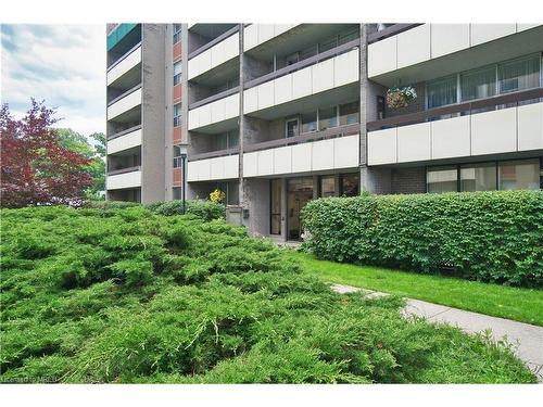 602-3625 Lake Shore Road W, Etobicoke, ON - Outdoor With Balcony