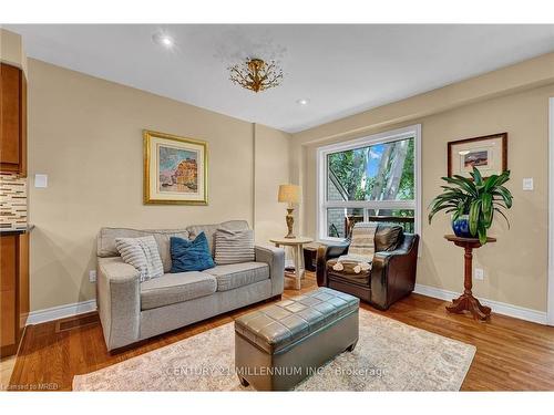 23-8305 Mclaughlin Road, Brampton, ON - Indoor Photo Showing Living Room