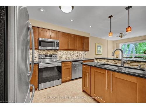 23-8305 Mclaughlin Road, Brampton, ON - Indoor Photo Showing Kitchen With Double Sink