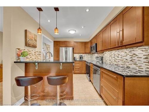 23-8305 Mclaughlin Road, Brampton, ON - Indoor Photo Showing Kitchen