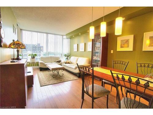 903-75 King Street E, Mississauga, ON - Indoor Photo Showing Dining Room