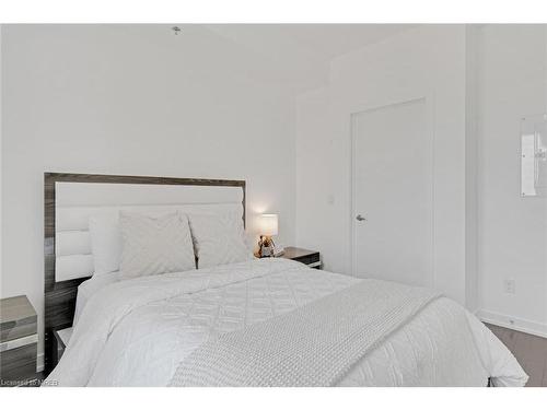 510-2486 Old Bronte Road Road, Oakville, ON - Indoor Photo Showing Bedroom