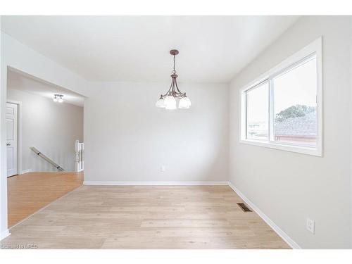 36 Poplar Crescent, Welland, ON - Indoor Photo Showing Other Room