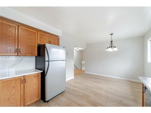 36 Poplar Crescent, Welland, ON - Indoor Photo Showing Kitchen