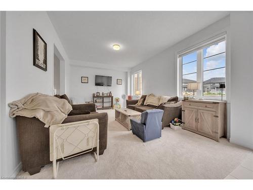 123 Povey Road Road, Fergus, ON - Indoor Photo Showing Living Room