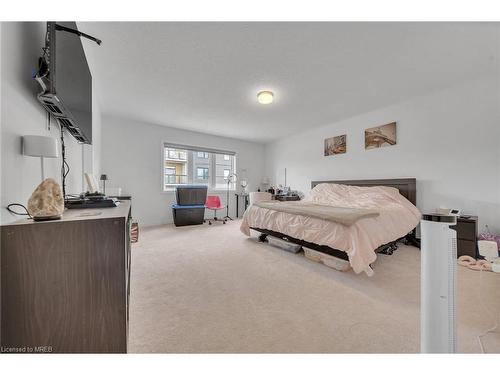 123 Povey Road Road, Fergus, ON - Indoor Photo Showing Bedroom