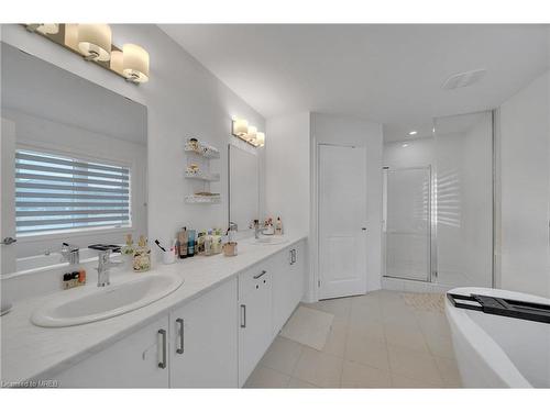 123 Povey Road Road, Fergus, ON - Indoor Photo Showing Bathroom