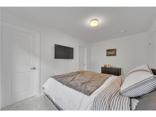 123 Povey Road Road, Fergus, ON - Indoor Photo Showing Bedroom