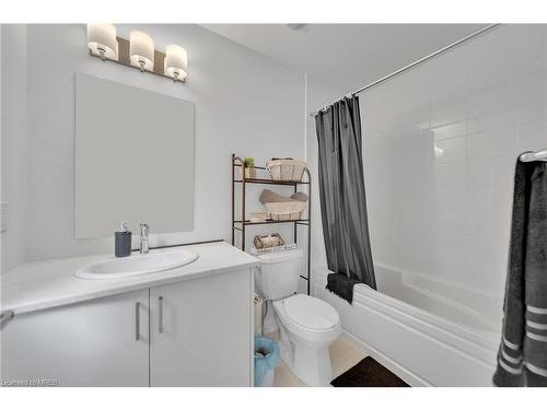 123 Povey Road Road, Fergus, ON - Indoor Photo Showing Bathroom