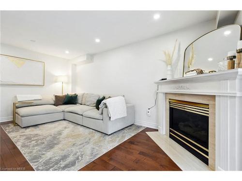 11-78 Pirie Drive, Hamilton, ON - Indoor Photo Showing Living Room With Fireplace