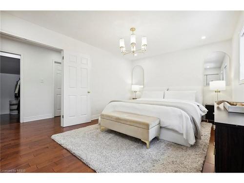 11-78 Pirie Drive, Hamilton, ON - Indoor Photo Showing Bedroom