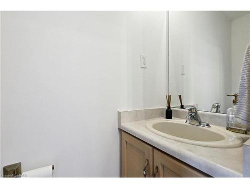 11-78 Pirie Drive, Hamilton, ON - Indoor Photo Showing Bathroom