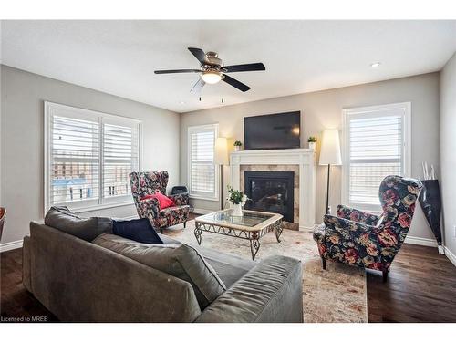 14 Moffatt Avenue, Ingersoll, ON - Indoor Photo Showing Living Room With Fireplace