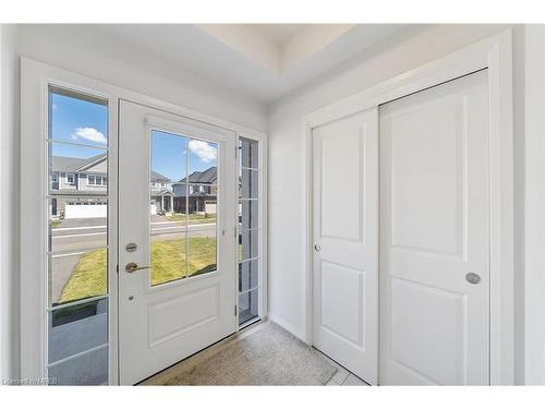 96 Bur Oak Drive, Thorold, ON - Indoor Photo Showing Other Room