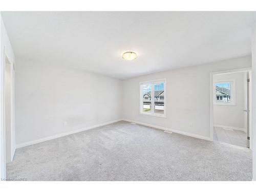 96 Bur Oak Drive, Thorold, ON - Indoor Photo Showing Other Room