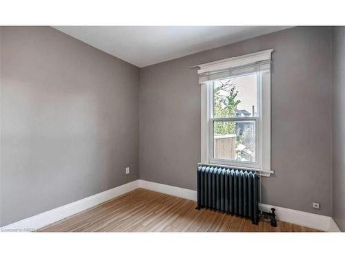 Upper-25 Spadina Avenue, Hamilton, ON - Indoor Photo Showing Other Room