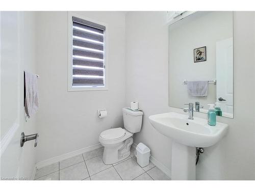 62 Cooke Avenue, Brantford, ON - Indoor Photo Showing Bathroom