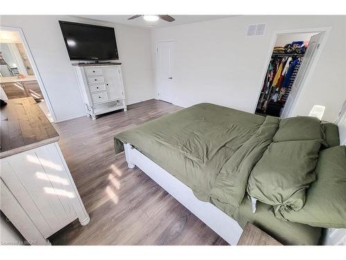 62 Cooke Avenue, Brantford, ON - Indoor Photo Showing Bedroom