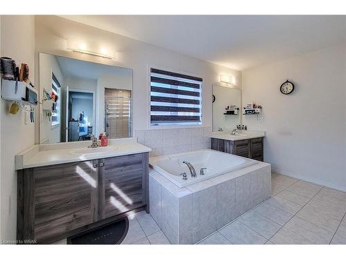 62 Cooke Avenue, Brantford, ON - Indoor Photo Showing Bathroom